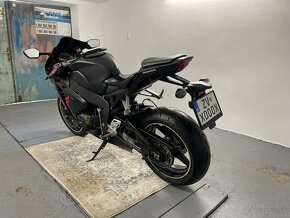 Honda CBR 1000RR SC59 - 6