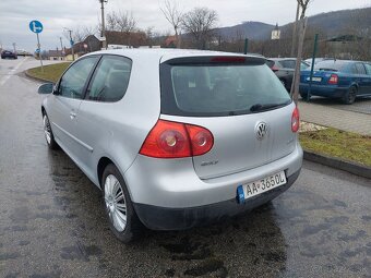 Volkswagen Golf 1.6 FSI Comfortline - 6