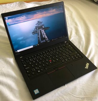 Lenovo ThinkPad T490 - 6