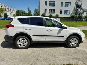 Toyota RAV4 - 6