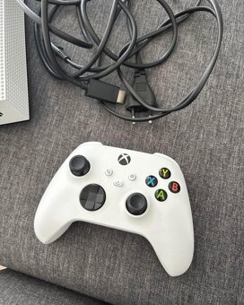 Xbox One S 1TB All Digitall - 6