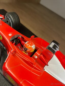 1:18 Ferrari F2002 Michael Schumacher (Hot Wheels) - 6