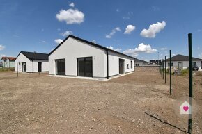 Priestranný 4 izbový RD bungalov o rozlohe 116,52 m2 v štand - 6