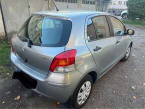 Predám toyotu yaris 1,0 - 6