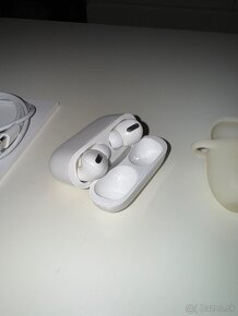 Predám AirPods Pro 1gen s bezdrôtovým nabíjaním - 6