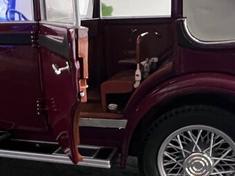 1:18 1932 ŠKODA 860 Cabriolet Closed - Burgundy - ABREX - 6