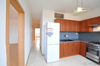 PRENÁJOM, 4-izbový byt, 101 m2, Poprad-Matejovce, Ul. Allend - 6