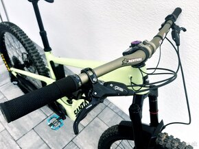 Elektrobicykel Santa Cruz Heckler 720Wh Shimano - 6