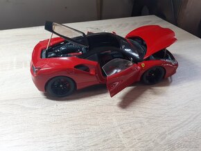 Bburago Ferrari 488GTB 1/18 - 6