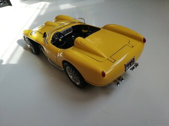 1:18 FERRARI 250 testarossa - 6