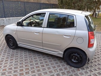 Kia Picanto 1.1 benzín 48kw rok 2004 - 6