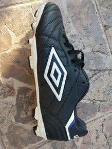 Predám pánske kopačky Umbro - 6