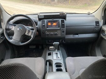 NISSAN NAVARA 2.5 dCi Double Cab 4x4 - 6