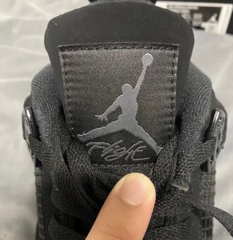 Nike Air Jordan 4 'Black Cat' - 6