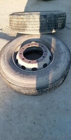 Autobus Karosa kolesá Firestone 295/80 R22,5 - 6