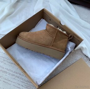 Dámske čizmy Ugg platform mini hnedé camel - 6