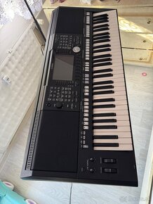 Yamaha psr S975 - 6