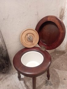 Historická toaleta. WC - 6