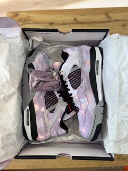 Air Jordan Retro 4 - 6