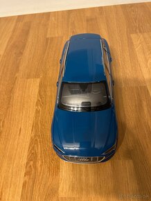 POŠKODENÁ Audi E-tron 1:18 Norev - 6