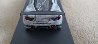 Predám model Ferrari 488 GTE Camo 1:43 Looksmart/Spark - 6