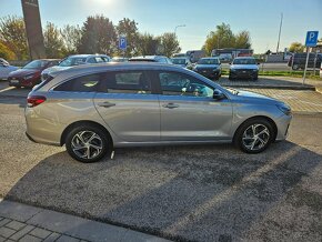 Hyundai i30 CW 1.5 T-GDi mHEV iMT Play - 6