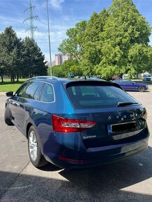 Skoda superb Combi 2.0 TDI - 6