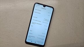 Funkčný Xiaomi Redmi 7 - jemná puklina - 6