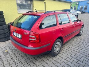 Škoda Octavia 2,0Tdi Combi Elegance 4x4 - 6