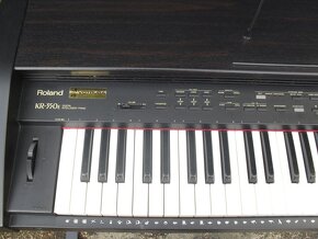 Digitální piano Roland KR350 - 6