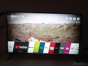 LG Smart (49") - 6