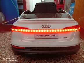 Elektricke autíčko Audi e-tron 4x4 - 6