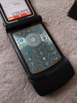 Motorola V3 - RETRO - 6