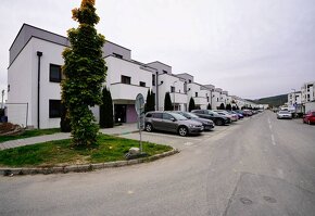 ZNÍŽENÁ CENA - Byt so záhradou + parking v Trenčíne - 91m² - 6