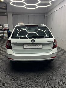 Škoda Octavia Combi 2.0TDI Drive Dsg 4x4 - 6