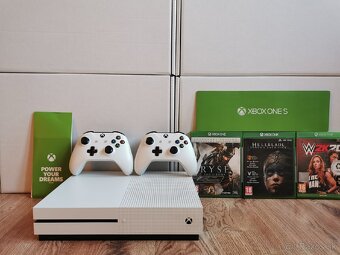 Xbox One S - 6