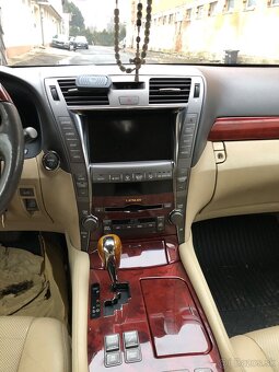 Lexus LS600h long - 6