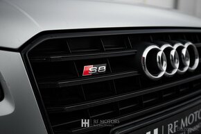 Audi S8 Plus - 6