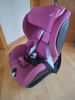 Britax Römer Trifix i-size - farba magenta - 6