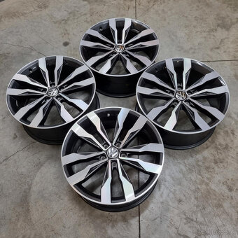 Disky Volkswagen 5x112 R19 ET47 - 6