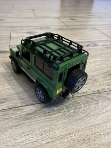 Bruder Land Rover Defender - 6