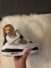 Jordan 4 - 6