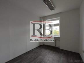 Administratívny celok kancelárií 359,1m2 na PREDAJ, Záhradní - 6