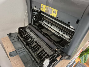 Predam farebnu laserovu tlaciaren HP Color LaserJet CP1515n - 6