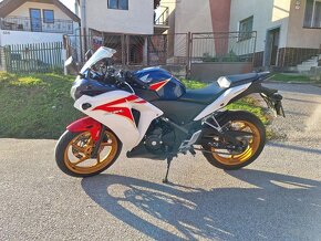 Honda CBR250R - 6