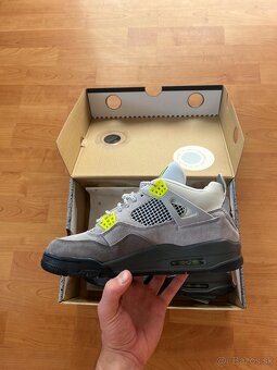 Jordan 4 - 6