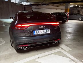 KIA Stinger 3.3 benzín 270kw 4x4 - 6