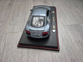 Predam maketu audi R8 24cm - 6