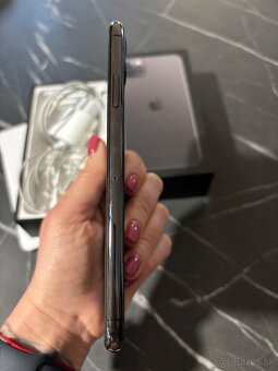 iPhone 11 Pro Max  64GB - 6