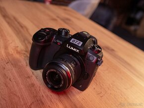 Panasonic GH5s + Panasonic 14-42mm 3.5-5.6f - 6